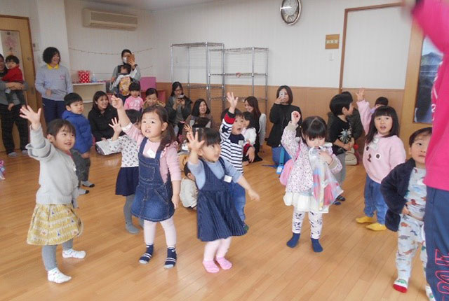 子育て支援室で活動